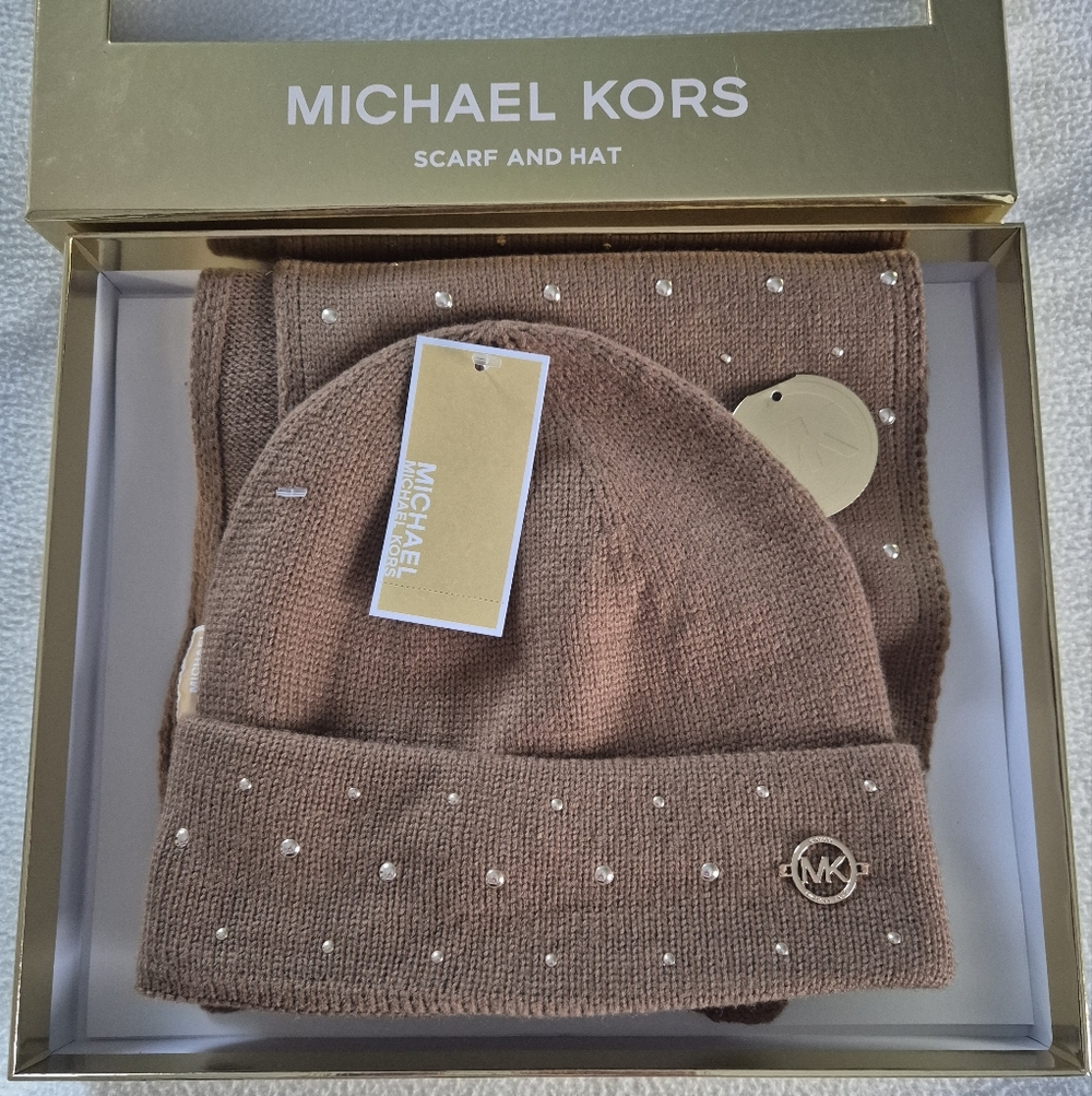 Michael Kors Tan Hat and Scarf Set with Pearls - Picture 3 of 16